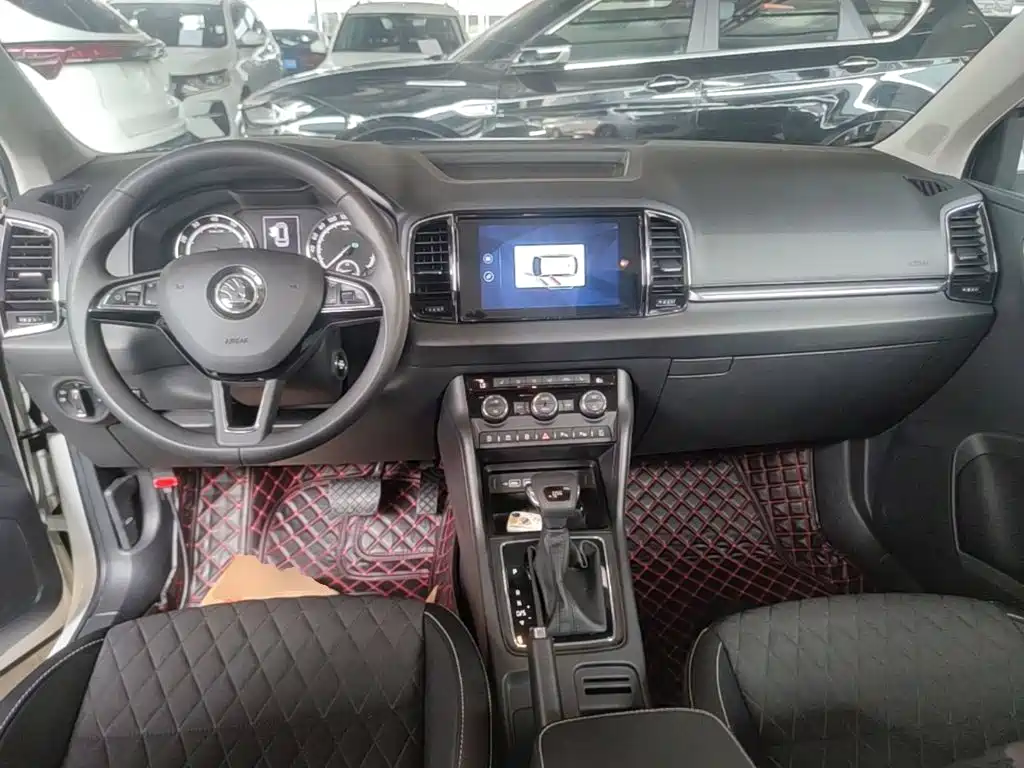 Skoda Karoq 2021 — фото 10
