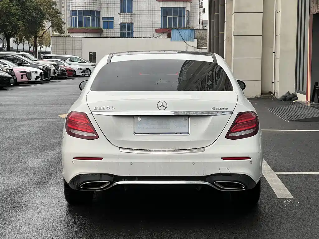 Mercedes-Benz E-Class 2017 — фото 11