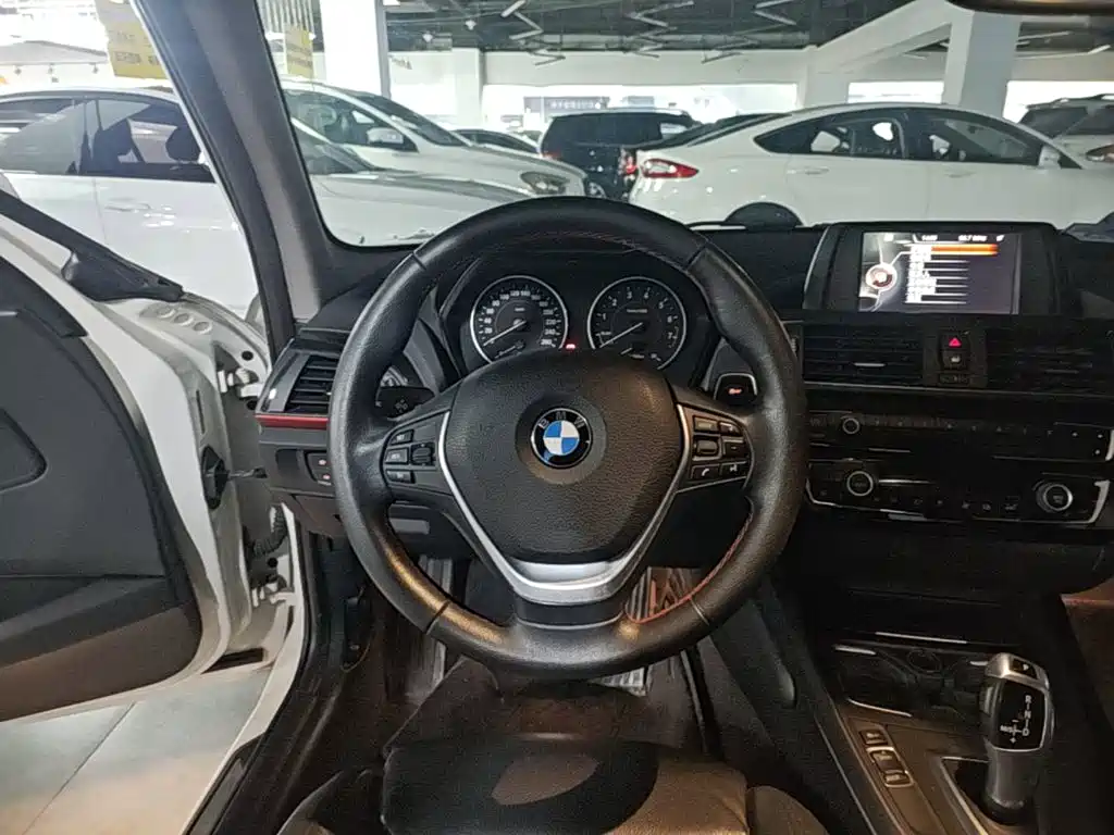 BMW 1 Series 2016 — фото 11