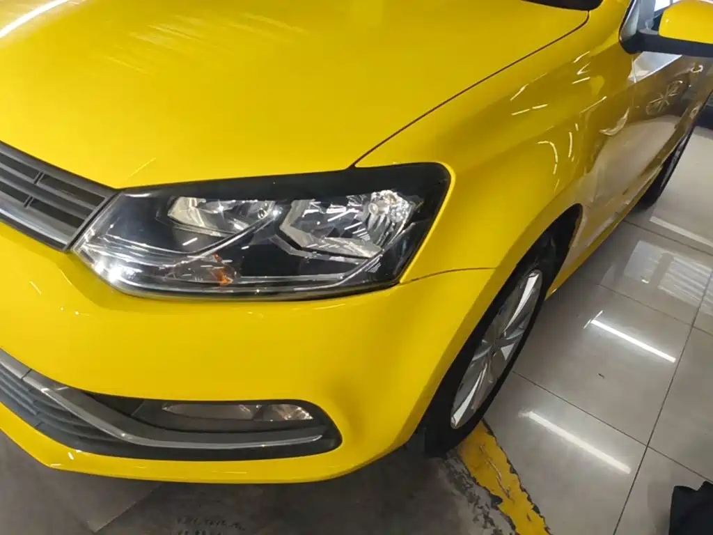 Volkswagen Polo 2015 — фото 24