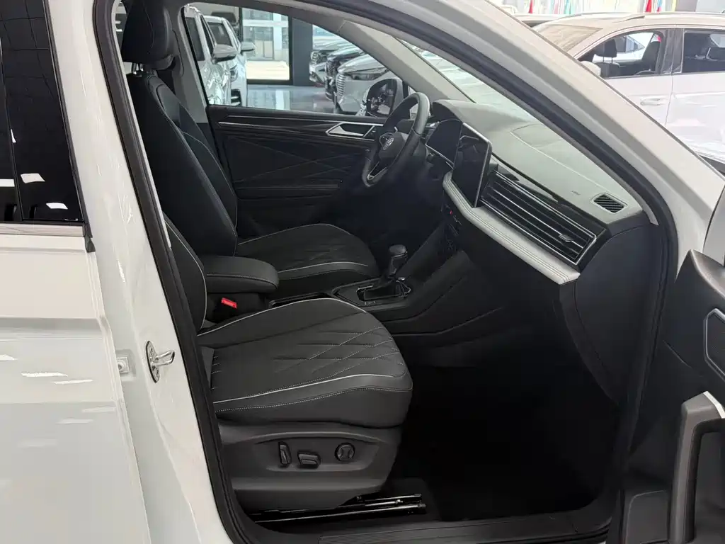 Volkswagen Tiguan L 2022