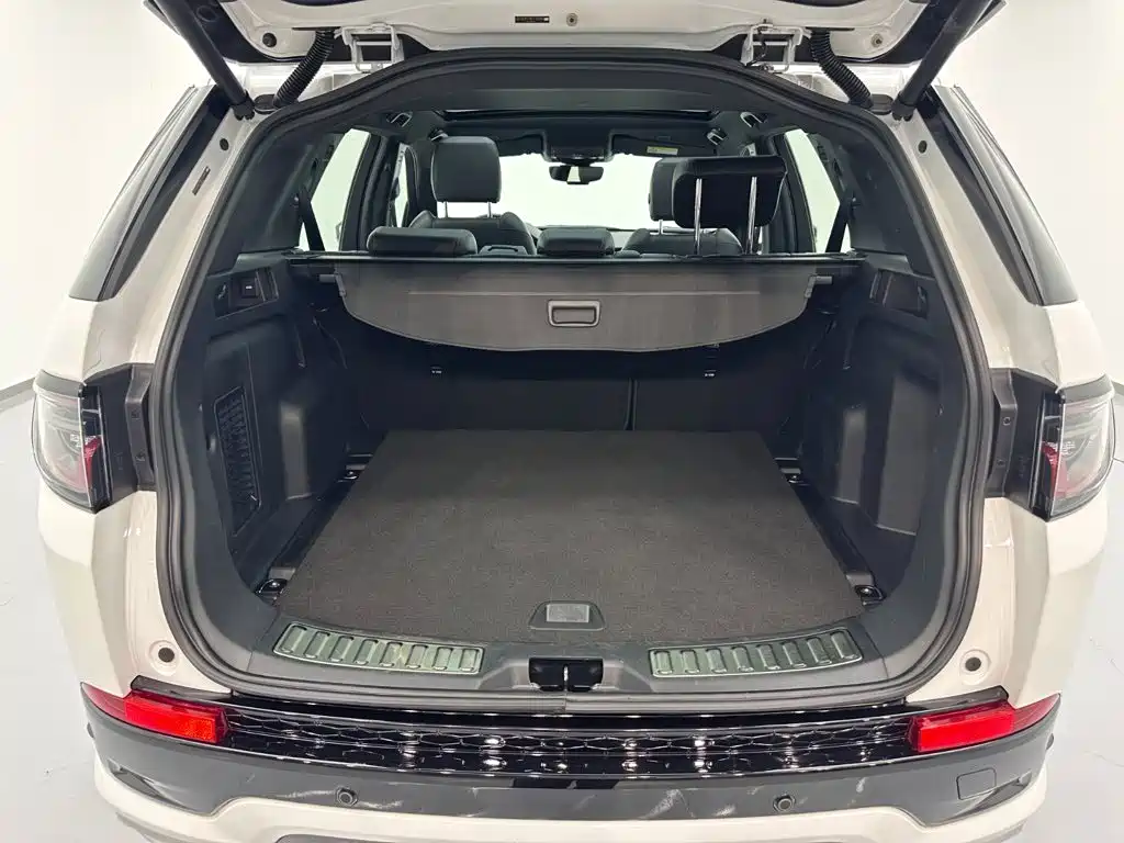 Land Rover Discovery Sport 2023 — фото 25