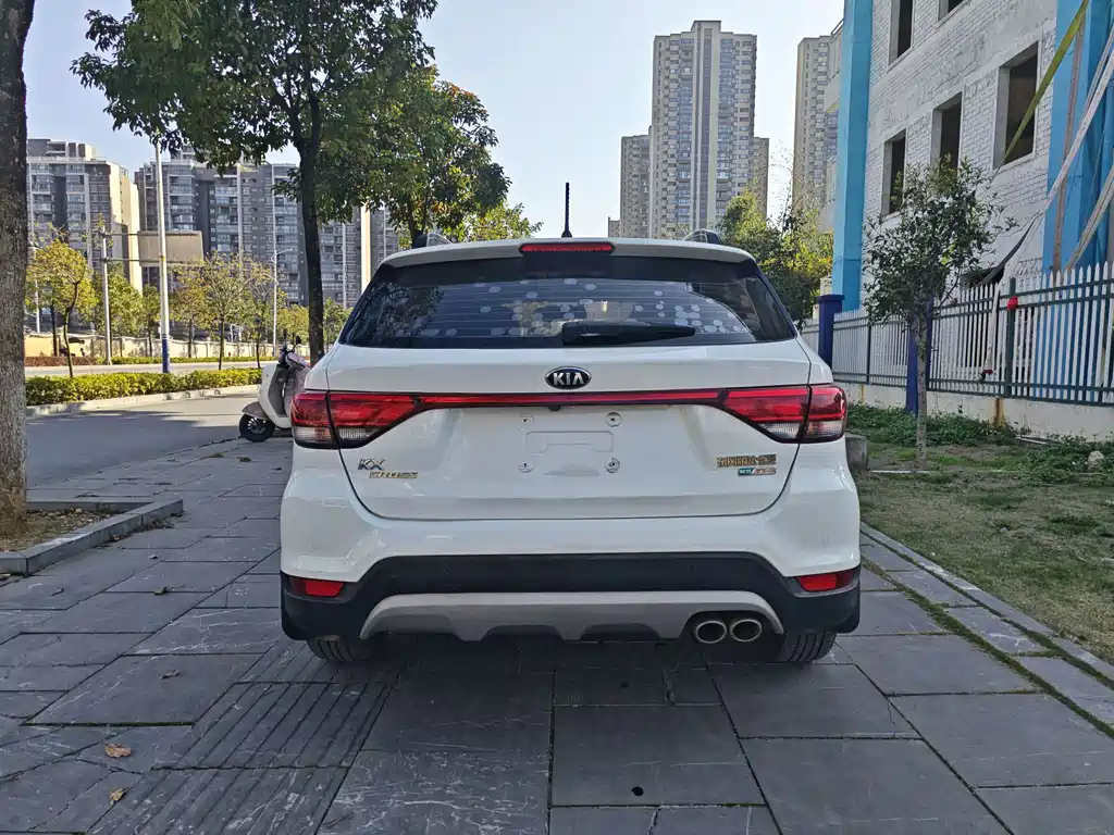 Kia KX Cross 2018 — фото 9