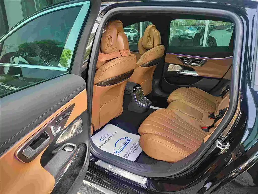 Mercedes-Benz E-Class 2024 — фото 13