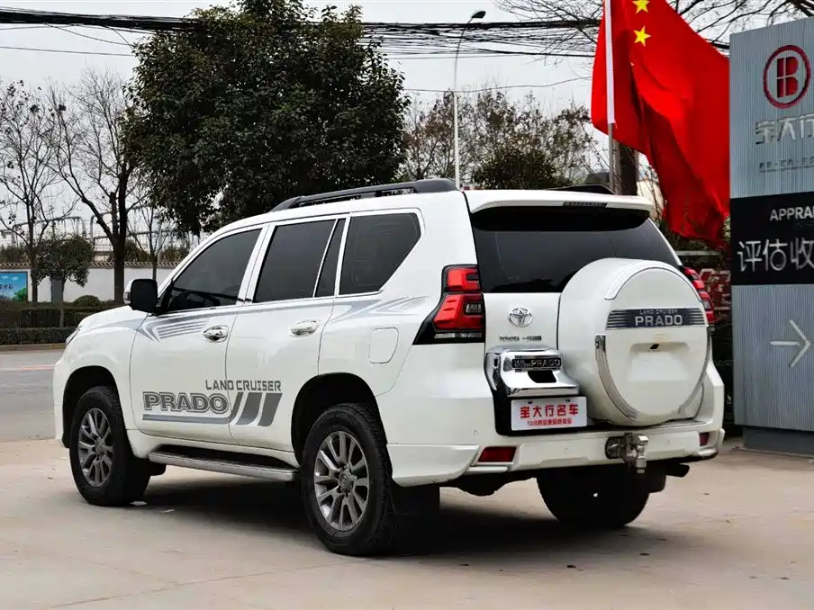 Toyota Prado 2019 — фото 2