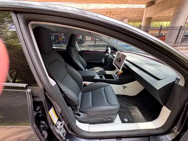 Tesla Model 3 2025