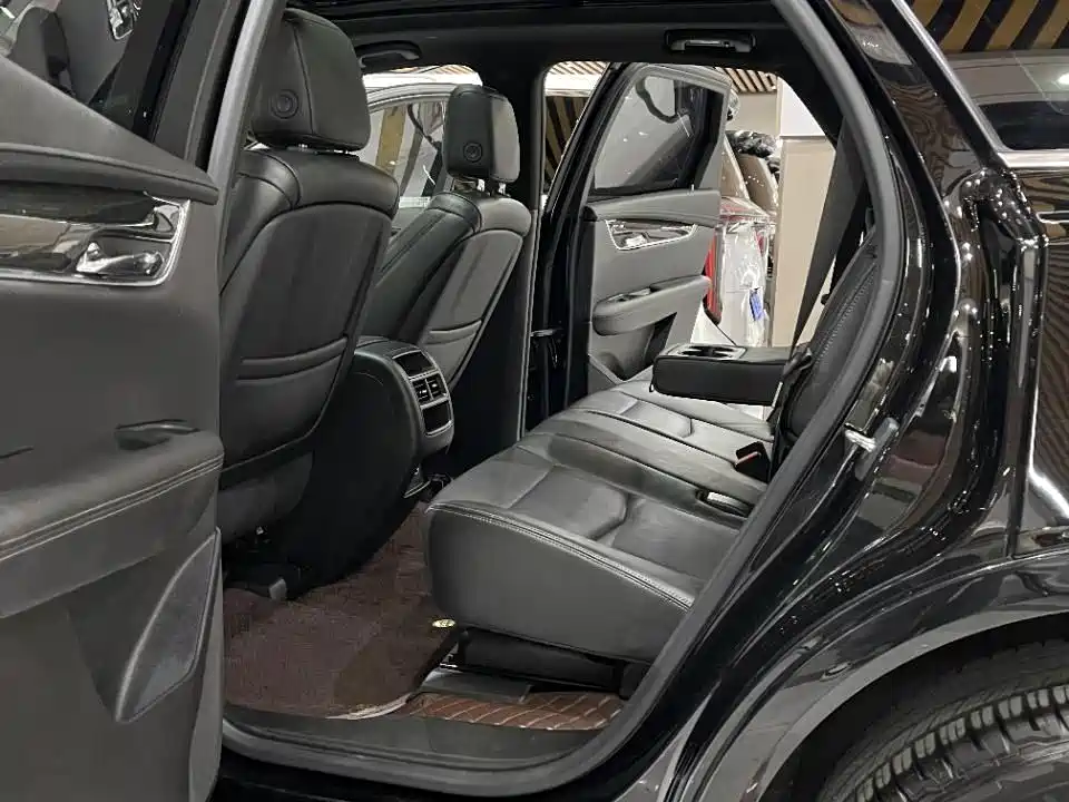 Cadillac XT5 2021 — фото 6
