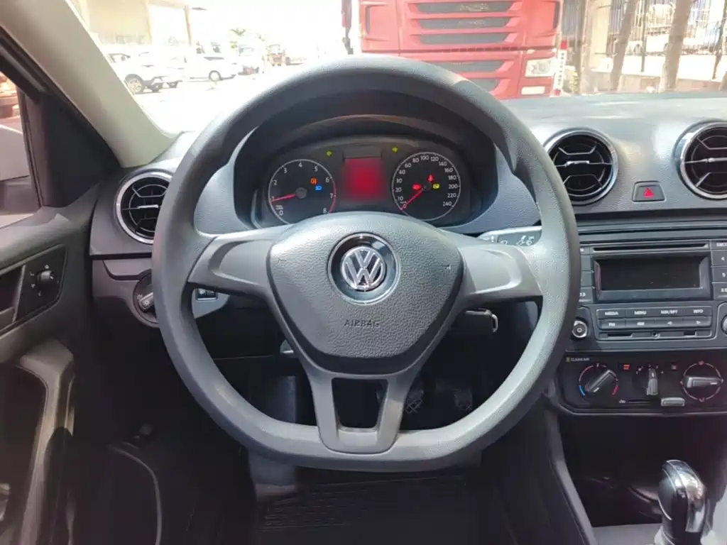 Volkswagen Jetta 2019 — фото 11