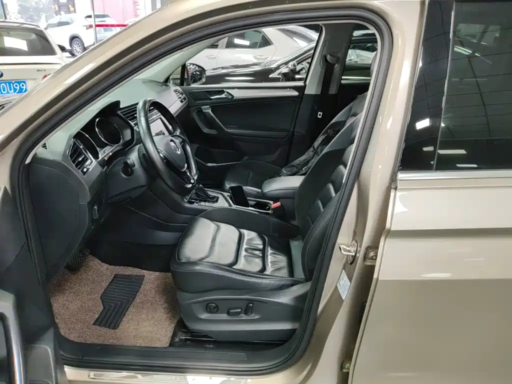Volkswagen Tiguan L 2018 — фото 15