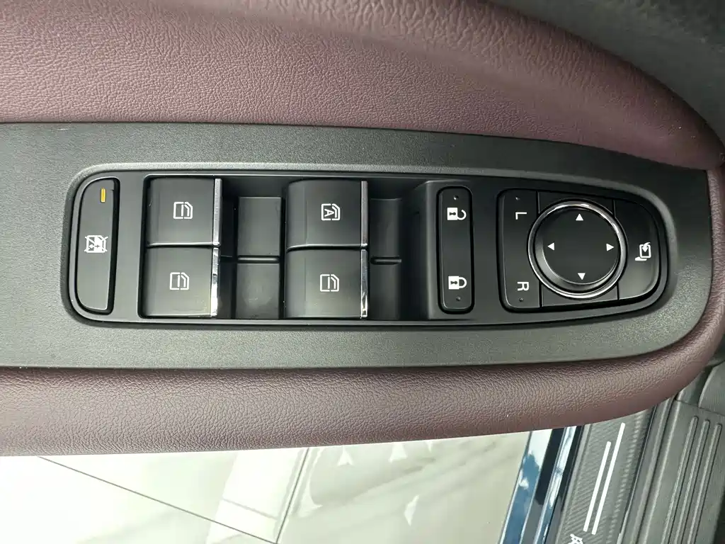 GAC Trumpchi M6 2022 — фото 11
