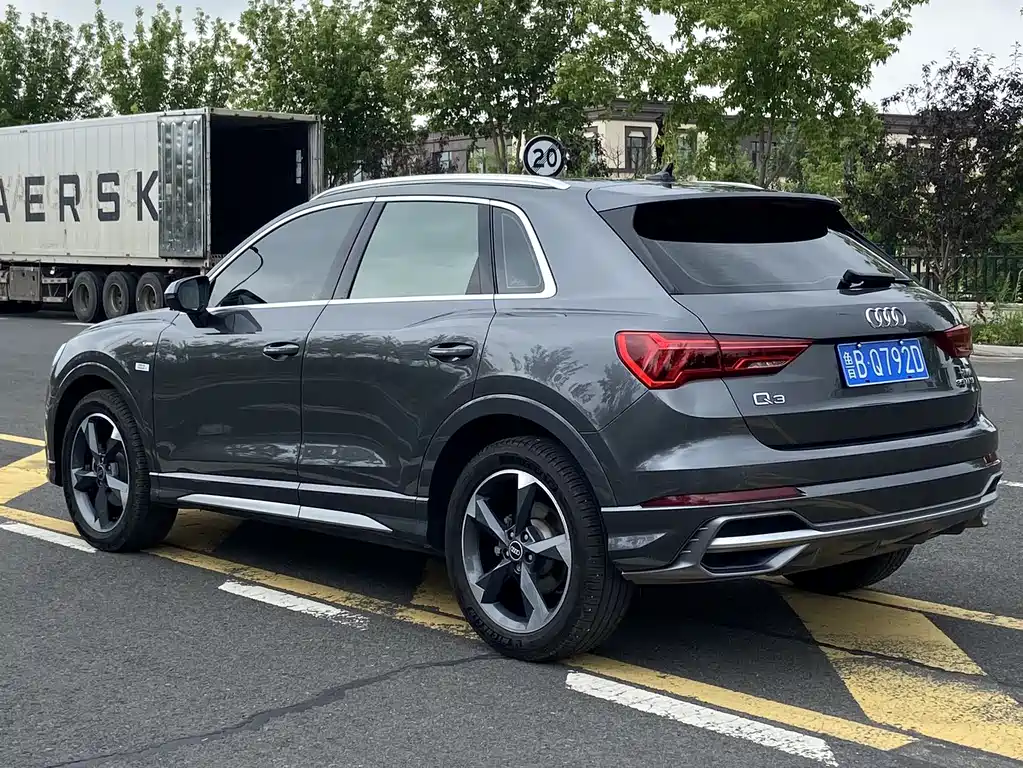 Audi Q3 2022 — фото 14