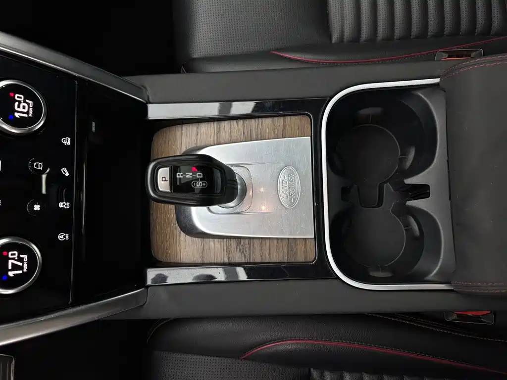 Land Rover Discovery Sport 2023 — фото 13