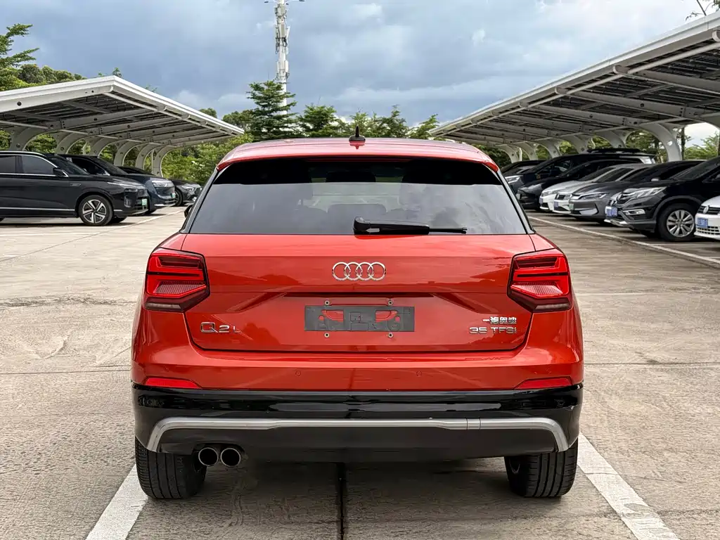 Audi Q2L 2018 — фото 14
