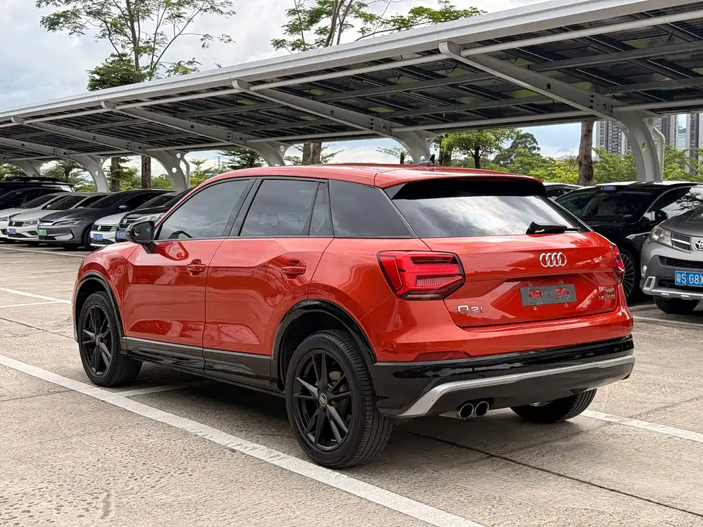 Audi Q2L 2018 — фото 15