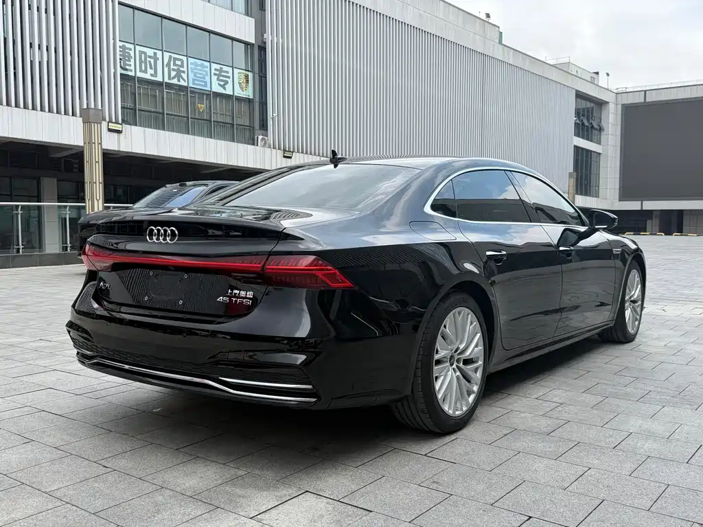 Audi A7L 2023 — фото 9