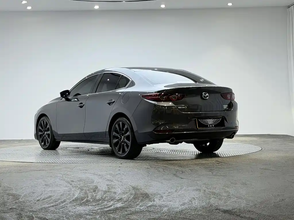 Mazda 3 Axela 2024