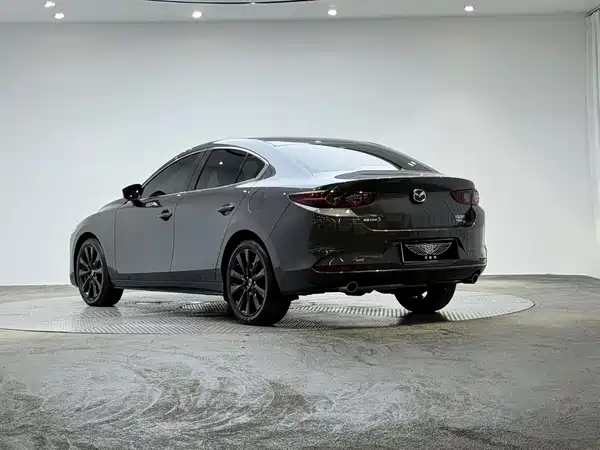 Mazda 3 Axela 2024