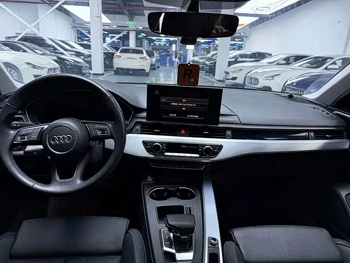 Audi A4L 2020 — фото 10