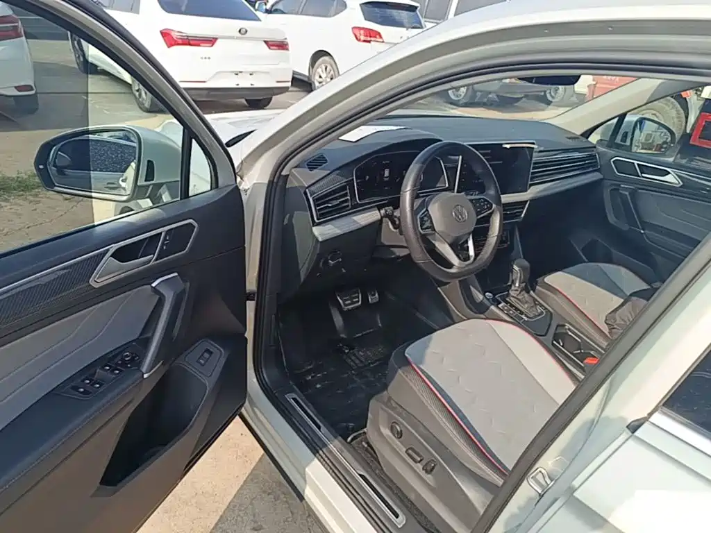 Volkswagen Tiguan L 2022 — фото 16