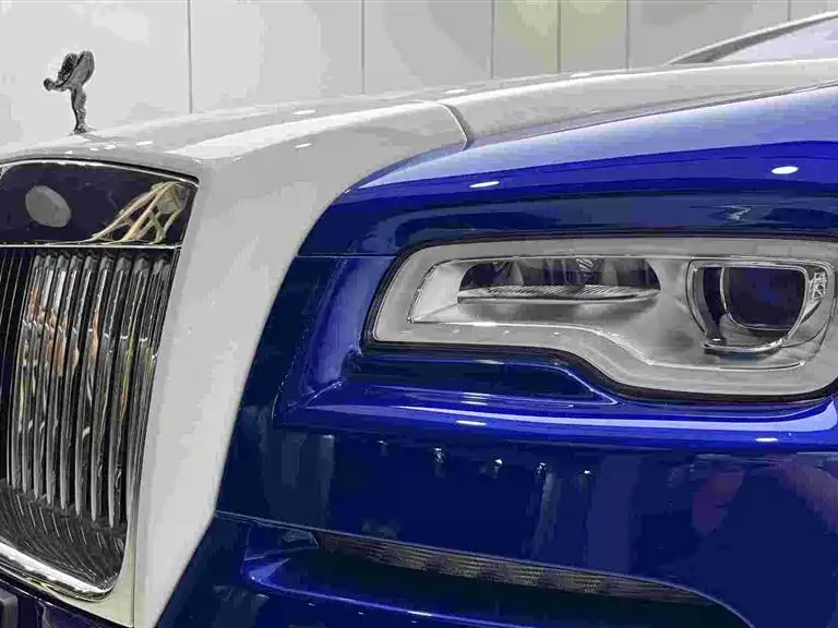 Rolls-Royce Phantom 2018 — фото 20