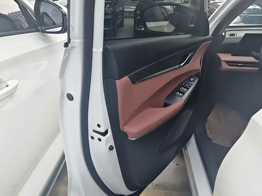 Changan CS75PLUS 2024 — фото 14