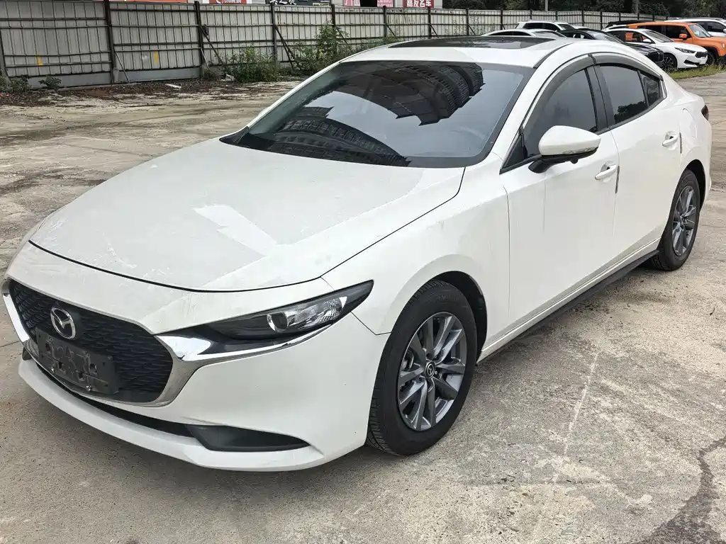 Mazda 3 Axela 2022