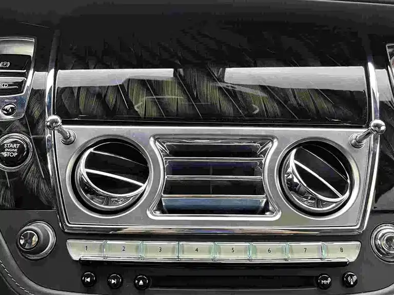 Rolls-Royce Phantom 2018 — фото 17