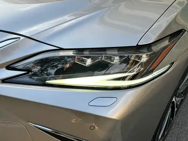 Lexus ES 2021