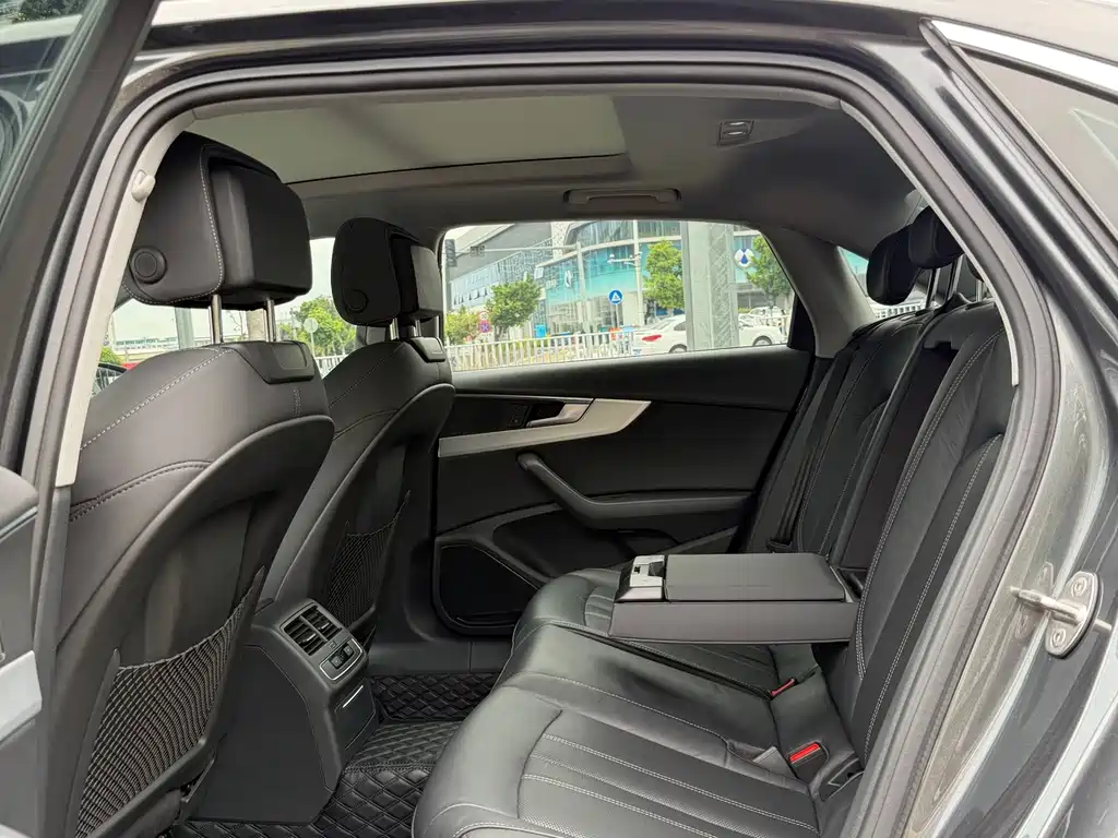 Audi A4L 2021