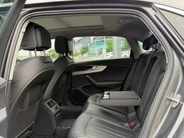 Audi A4L 2021