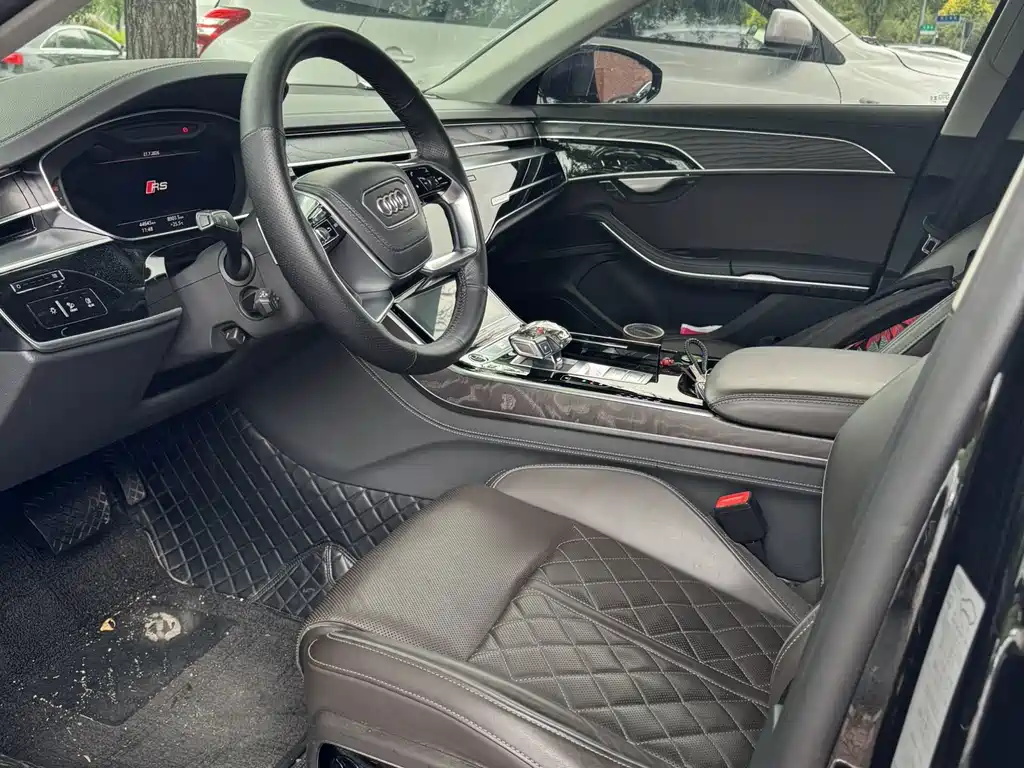 Audi A8 2024
