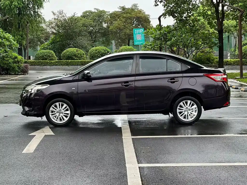 Toyota Vios 2015 — фото 5