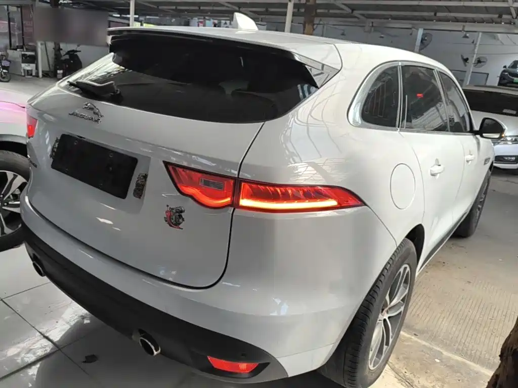Jaguar F-PACE 2016 — фото 7