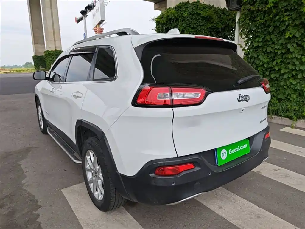 Jeep Cherokee 2018 — фото 5