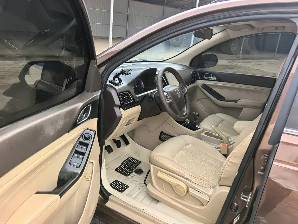 Baojun 730 2015