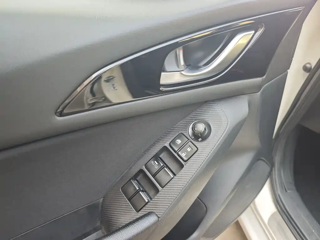Mazda 3 Angkesela 2015 — фото 12