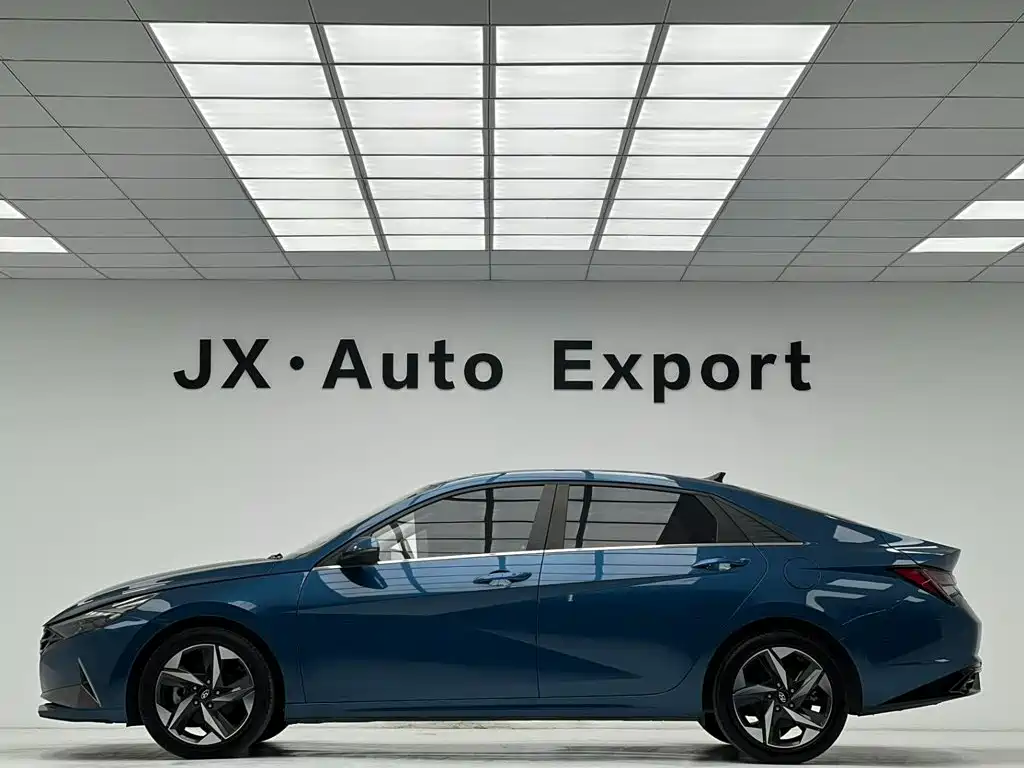 Hyundai Elantra 2022