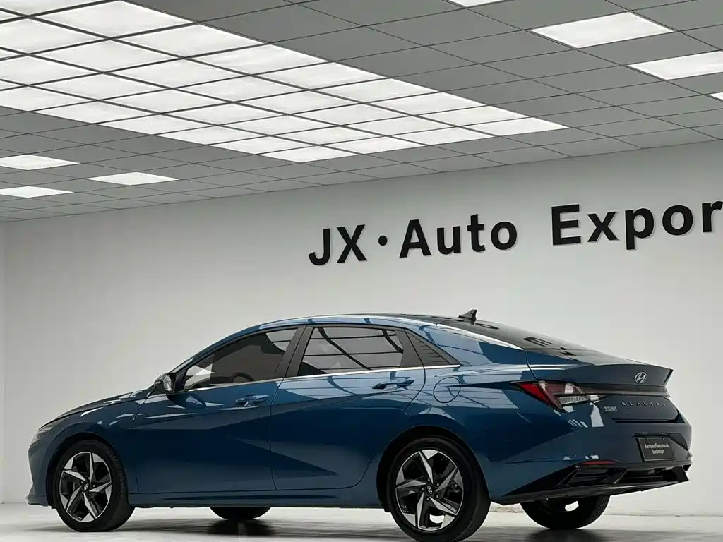 Hyundai Elantra 2022