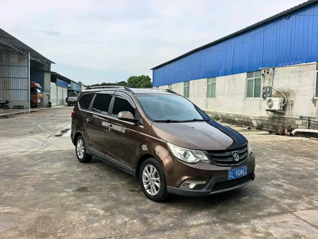 Baojun 730 2015