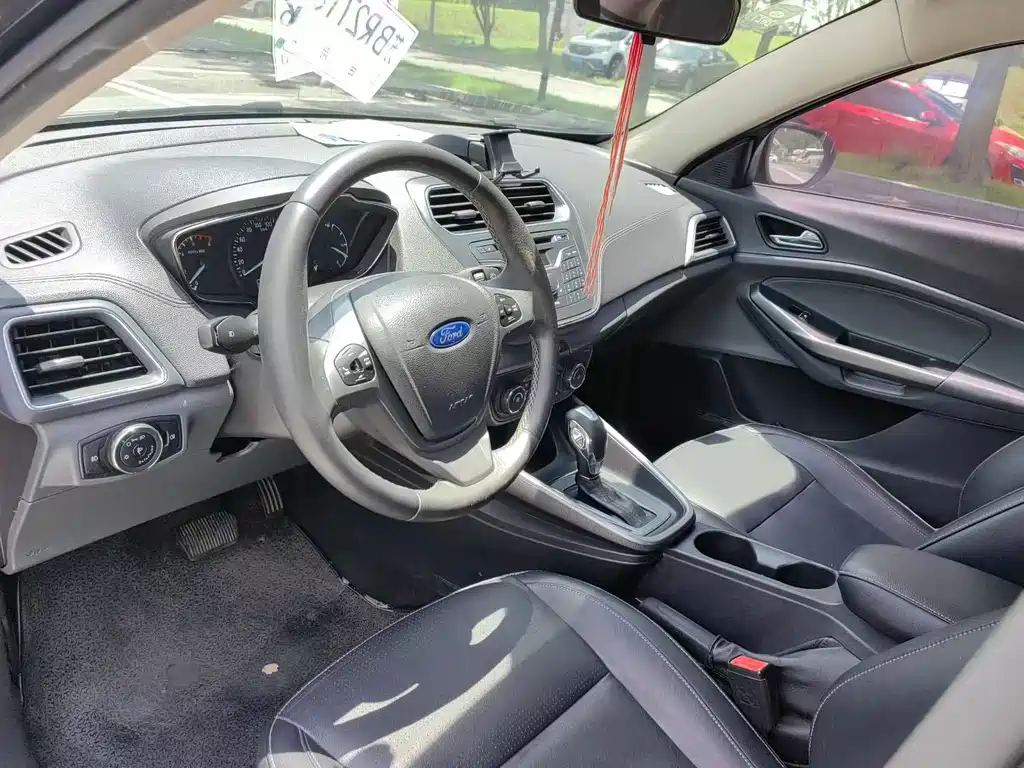 Ford Forrest 2015