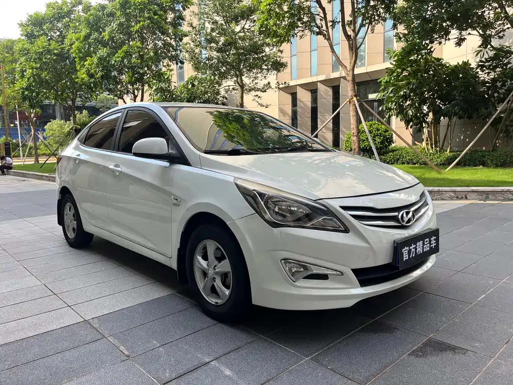Hyundai Verna 2017 — фото 2