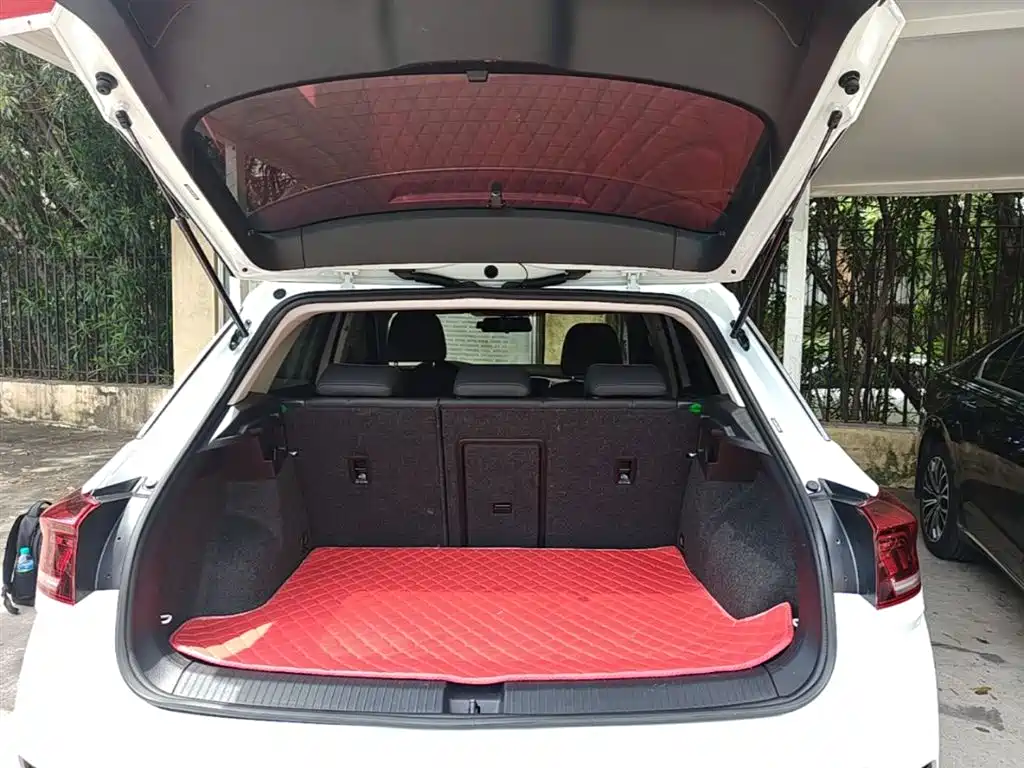 Volkswagen T-Roc 2023 — фото 19