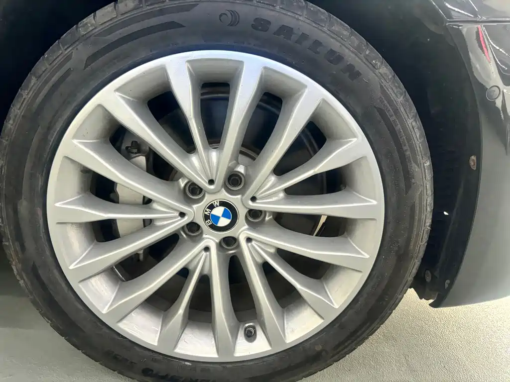 BMW 5 Series 2020 — фото 18