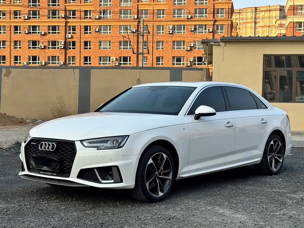 Audi A4L 2020 — фото 1