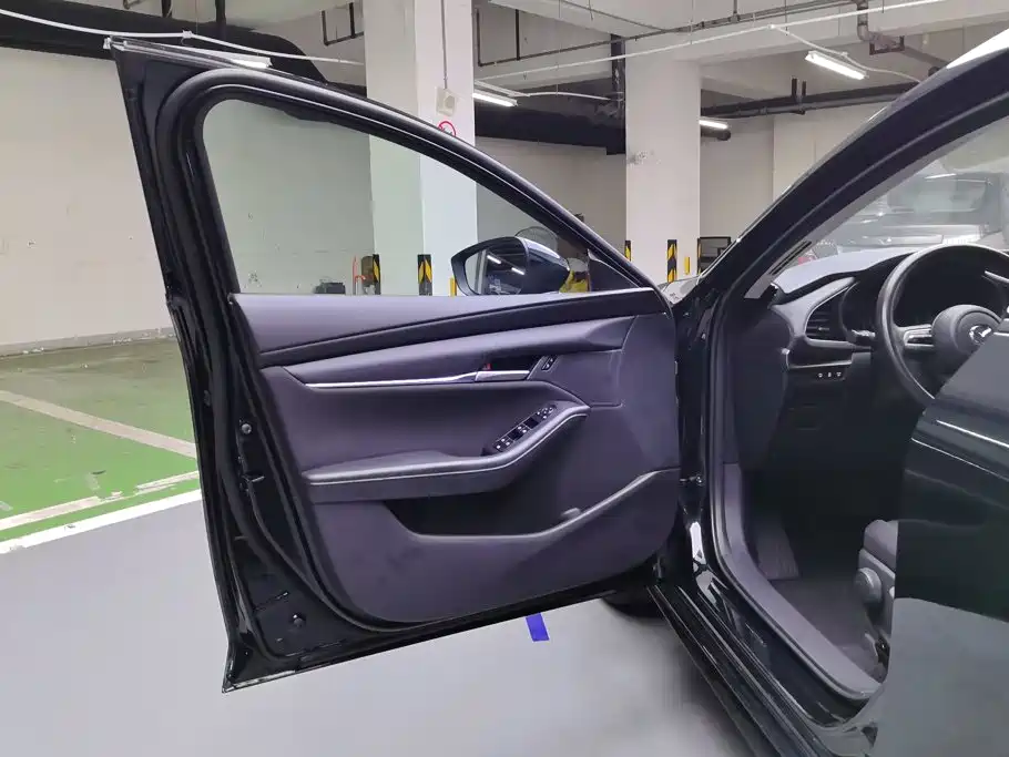 Mazda 3 Axela 2024