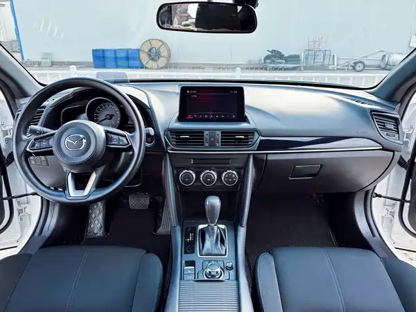 Mazda CX-4 2023