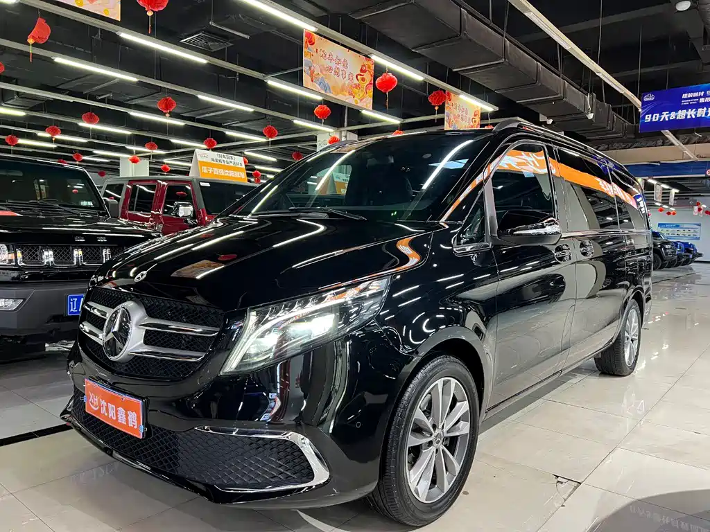 Mercedes-Benz V-Class 2023 — фото 3