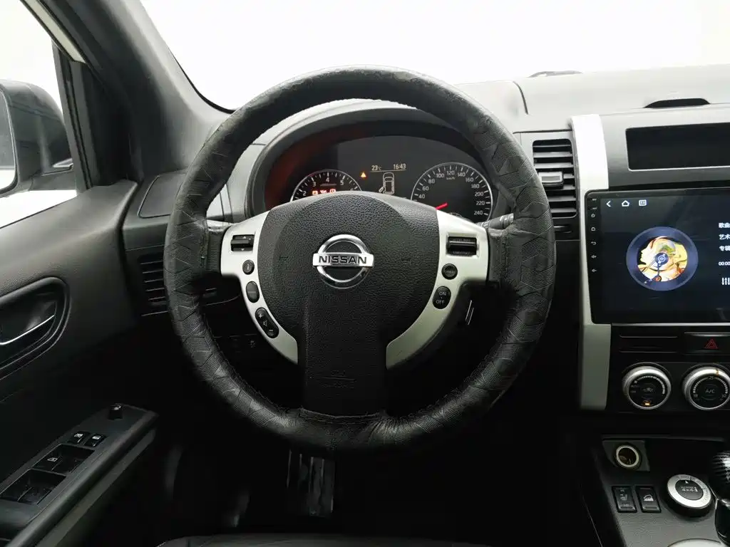 Nissan X-Trail 2012 — фото 11