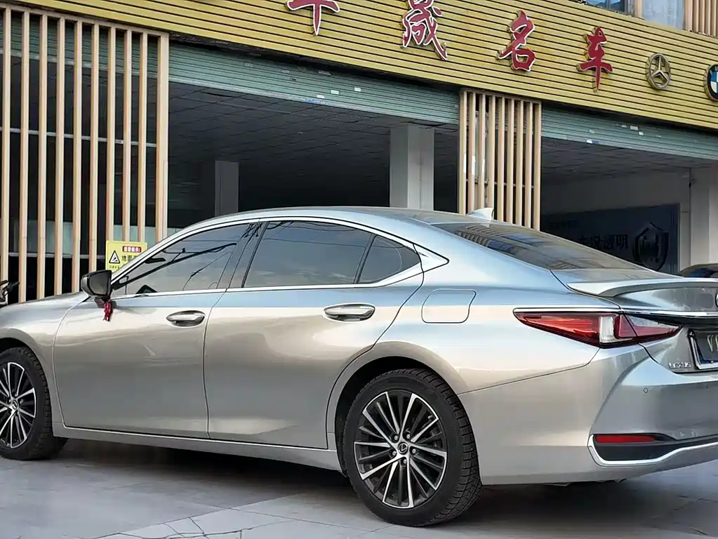 Lexus ES 2024 — фото 9