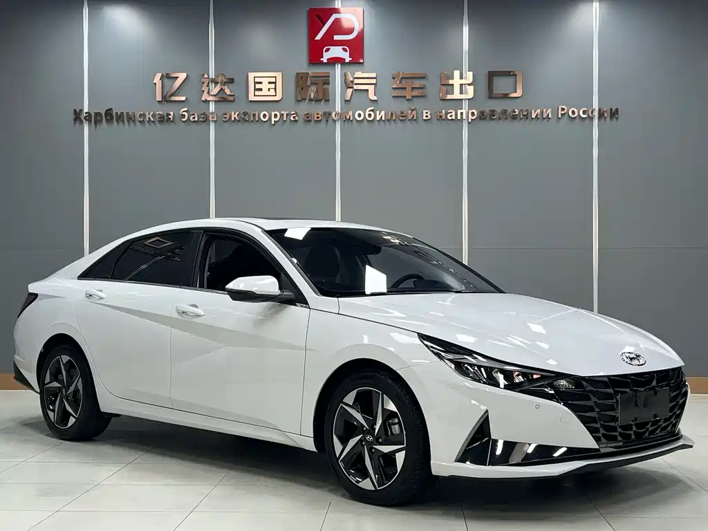Hyundai Elantra 2023